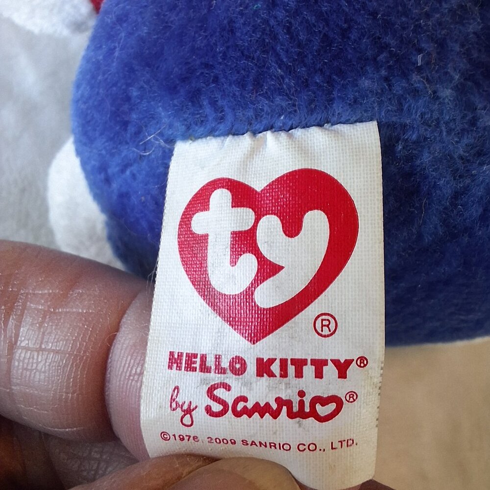 2009 TY Hello Kitty By Sanrio Plush 5.5" Blue Overalls Striped Red Shirt - Picture 2 of 8
